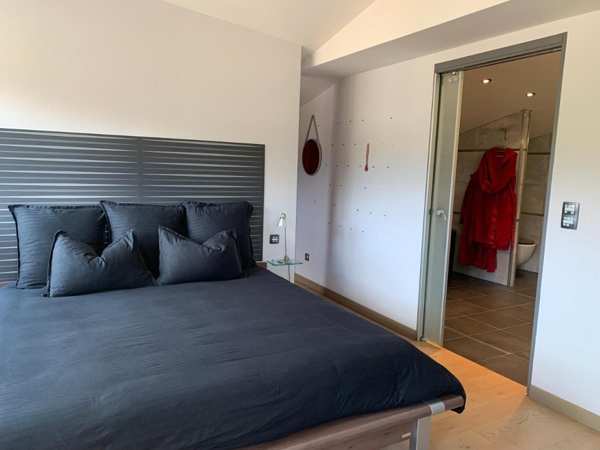 Bed and Breakfast Domaine De La Rue De La Tour Valsonne Exterior foto