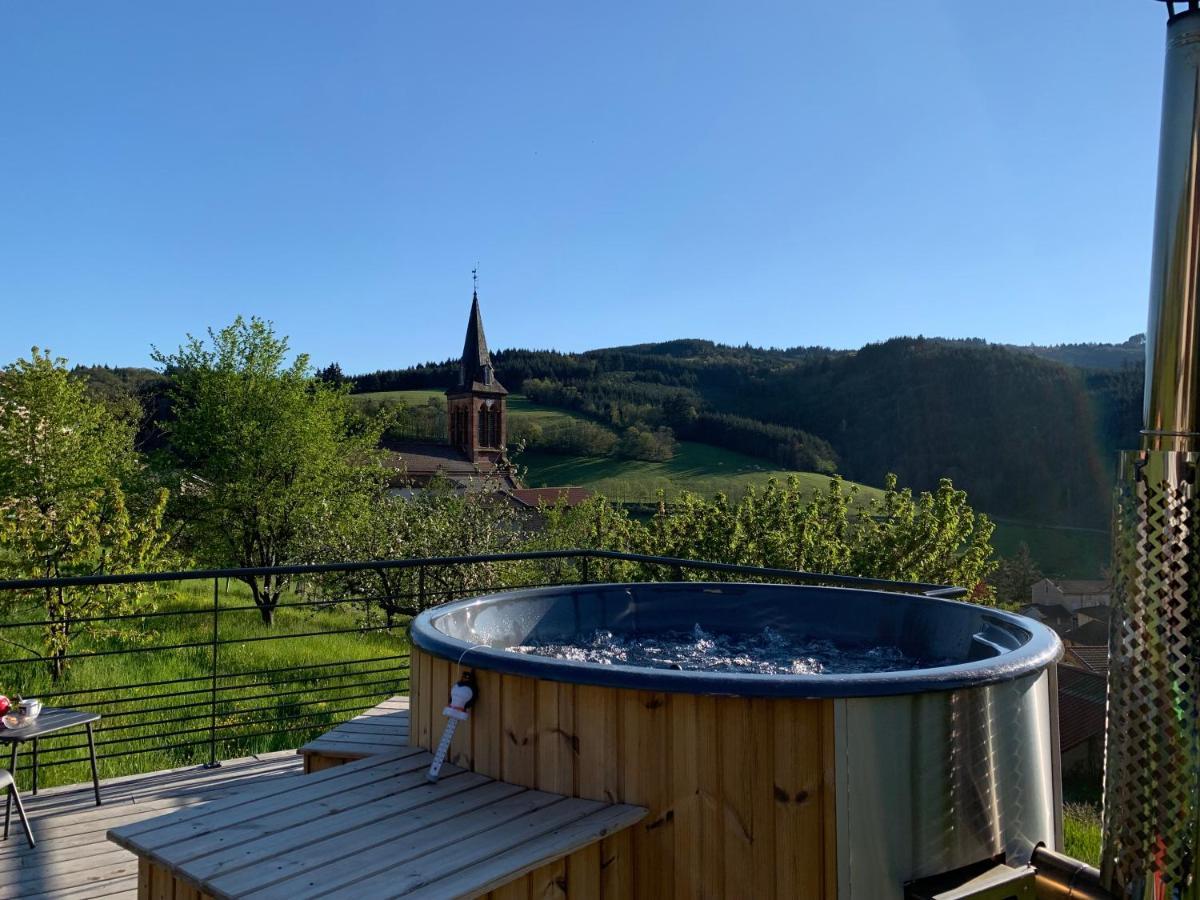 Bed and Breakfast Domaine De La Rue De La Tour Valsonne Exterior foto